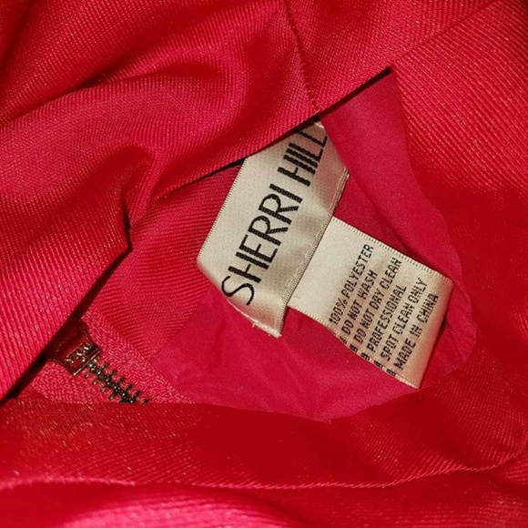 Host Pick Sherri Hill Prom Dress - Picture 4 of 4